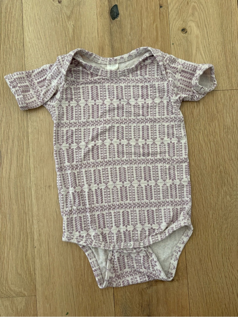 Kate Quinn Bamboo Collection Lilac Patterned Short-Sleeve Baby One-Piece 6-12M